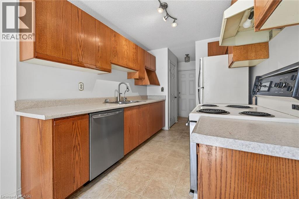 25 Perthshire Court, Hamilton, Ontario  L9B 2H1 - Photo 13 - 40837798