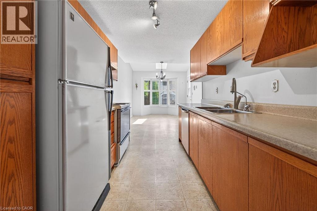 25 Perthshire Court, Hamilton, Ontario  L9B 2H1 - Photo 15 - 40837798