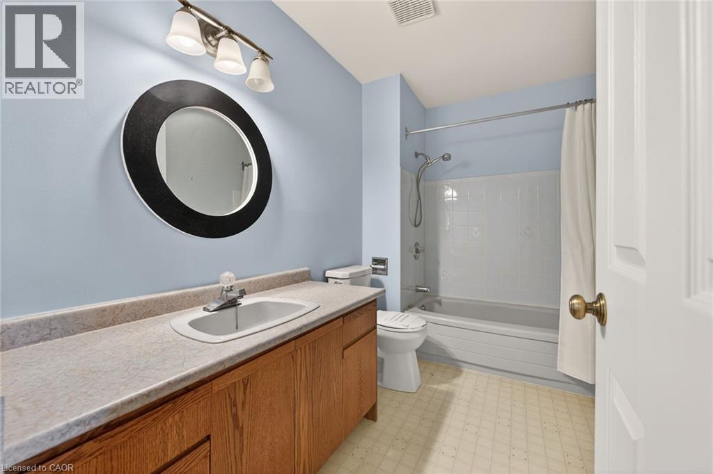 25 Perthshire Court, Hamilton, Ontario  L9B 2H1 - Photo 32 - 40837798