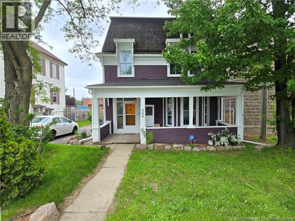 666 King, Bathurst, New Brunswick