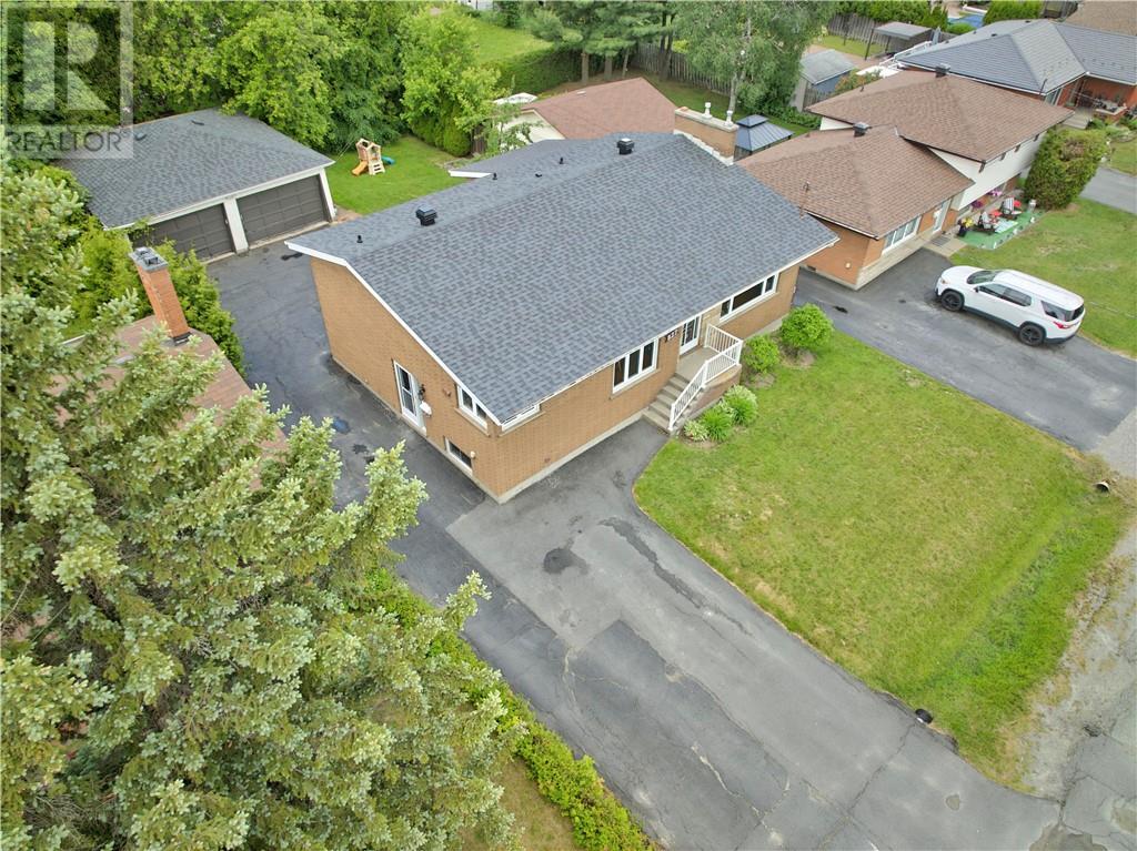 827 Sharon Avenue, Sudbury, Ontario