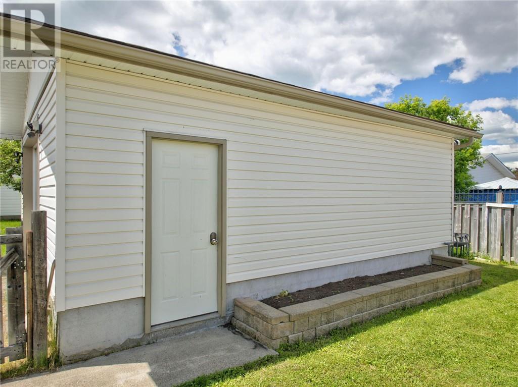 8 Sycamore Street, Chelmsford, Ontario  P0M 1L0 - Photo 34 - 2128801
