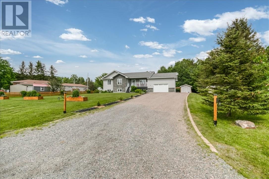 12 Rita Street, Markstay, Ontario  P0M 2G0 - Photo 2 - 2128783