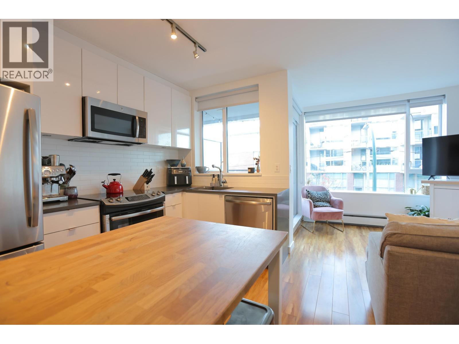 Listing image 2