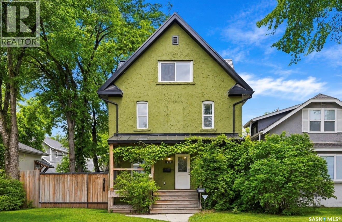 212 25th STREET W, Saskatoon, Saskatchewan