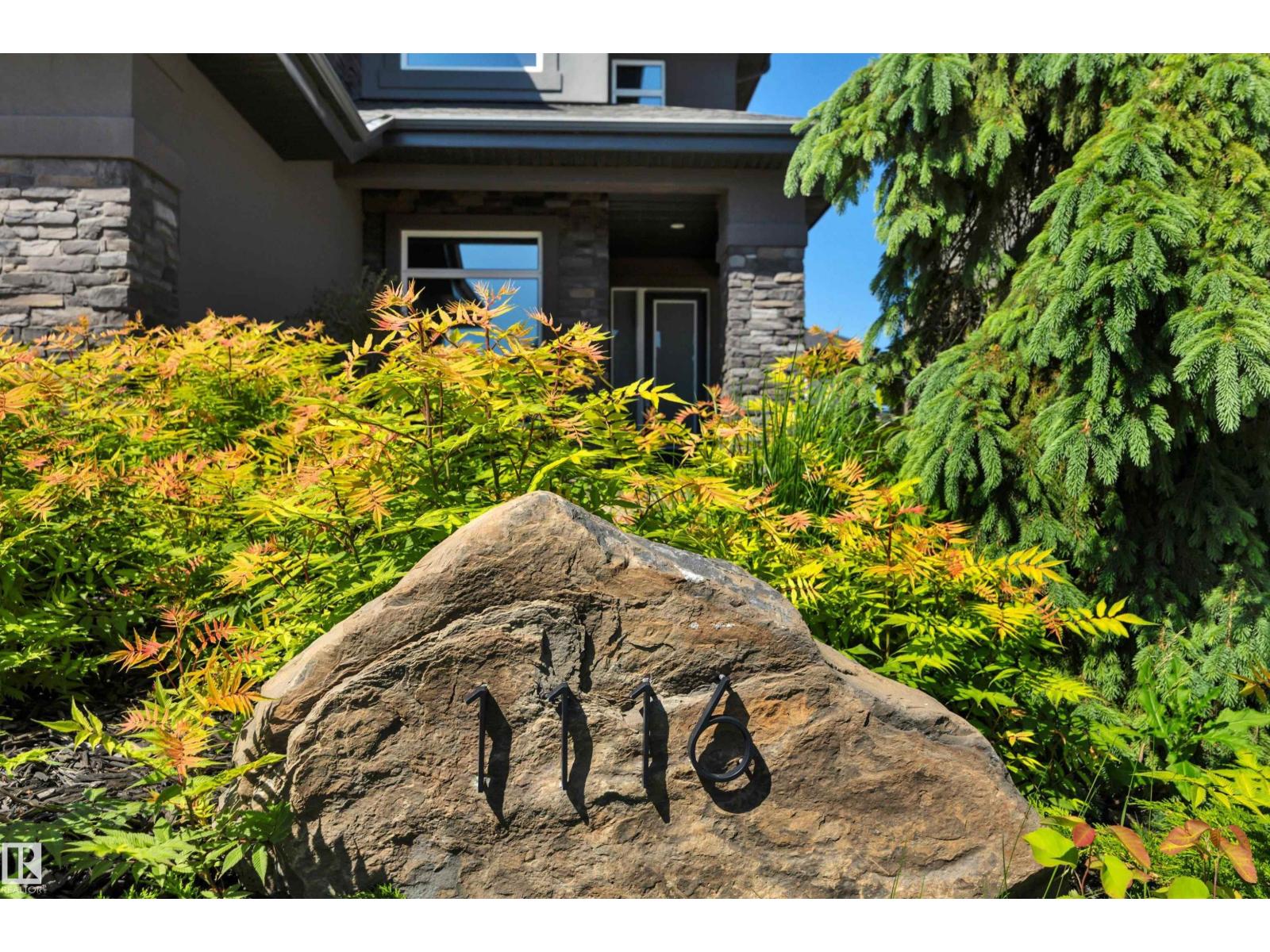 1116 Hainstock Green SW, Edmonton, Alberta  T6W 2T8 - Photo 4 - E4487601