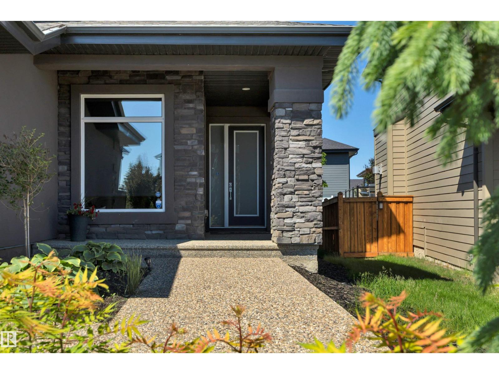 1116 Hainstock Green SW, Edmonton, Alberta  T6W 2T8 - Photo 5 - E4487601