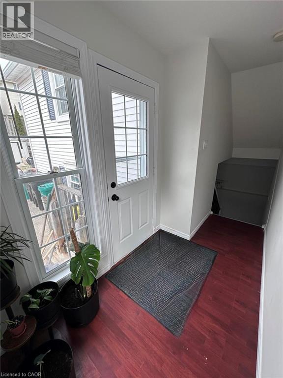 15 Milfoil Crescent Unit# B, Kitchener, Ontario  N2E 3L2 - Photo 3 - 40842998