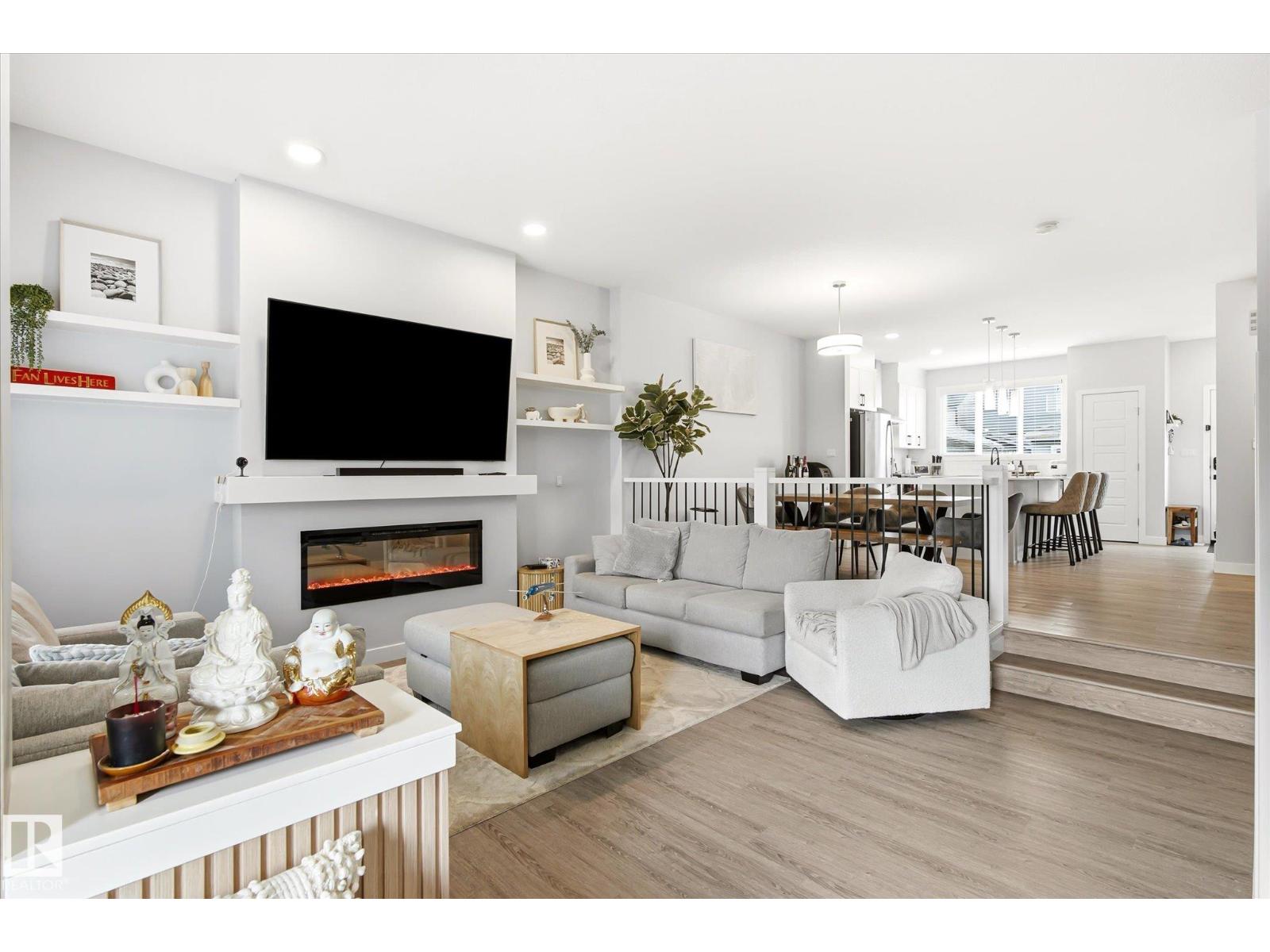 3415 Erlanger Bn NW, Edmonton, Alberta  T6M 3A5 - Photo 4 - E4495553