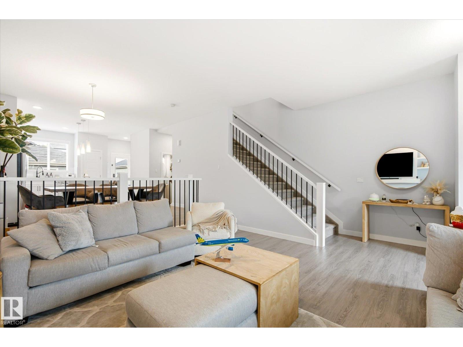 3415 Erlanger Bn NW, Edmonton, Alberta  T6M 3A5 - Photo 5 - E4495553