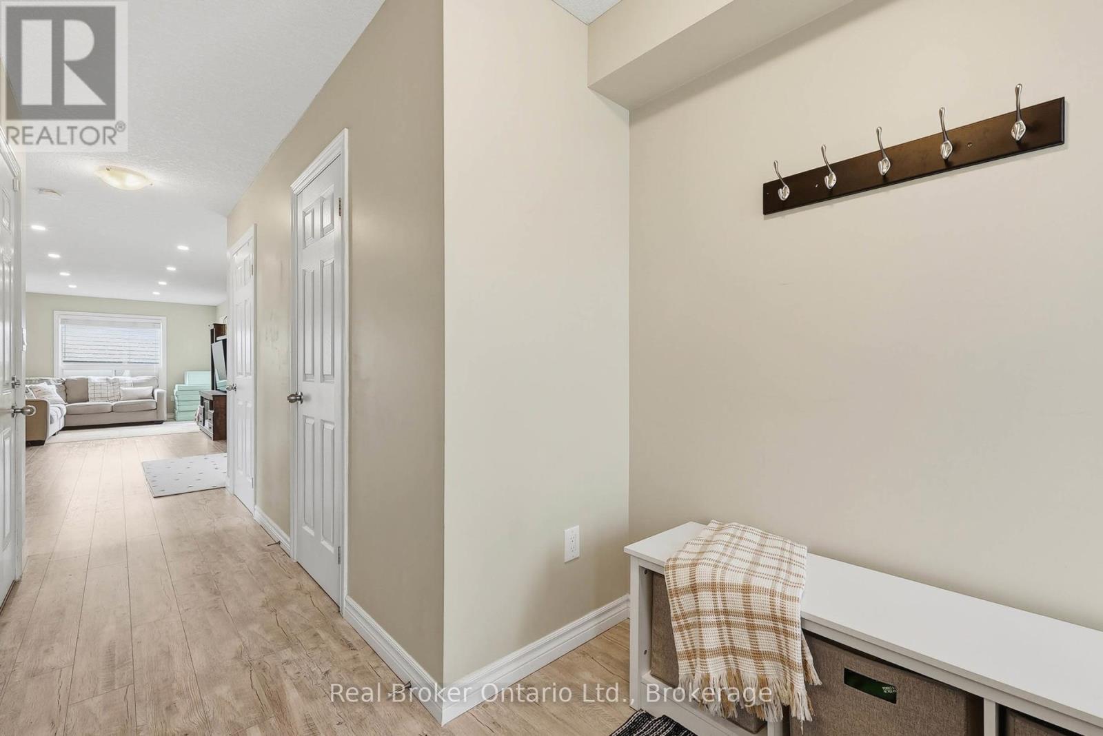 1381 Old Zeller Drive, Kitchener, Ontario  N2A 0C6 - Photo 6 - X13478898