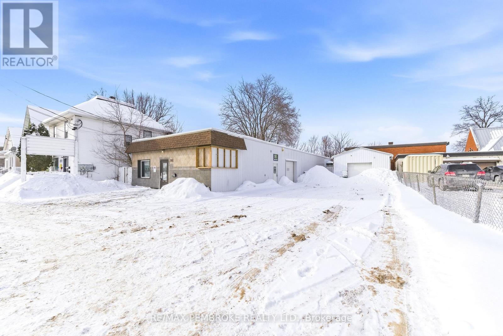 292 Trafalgar Road, Pembroke, Ontario  K8A 5A8 - Photo 14 - X13445272