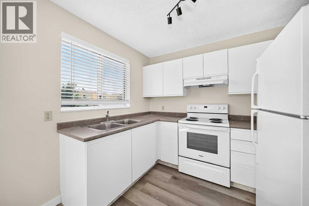 35 Martindale Court Ne, Calgary, Alberta  T3J 2V8 - Photo 4 - A2324169