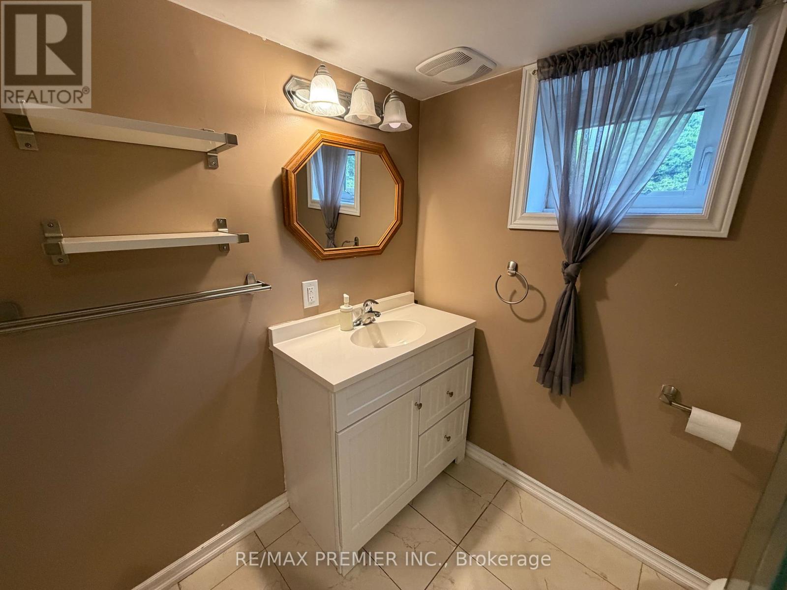Bsmt - 404 Rustic Road, Toronto, Ontario  M6L 1W7 - Photo 9 - W13251508