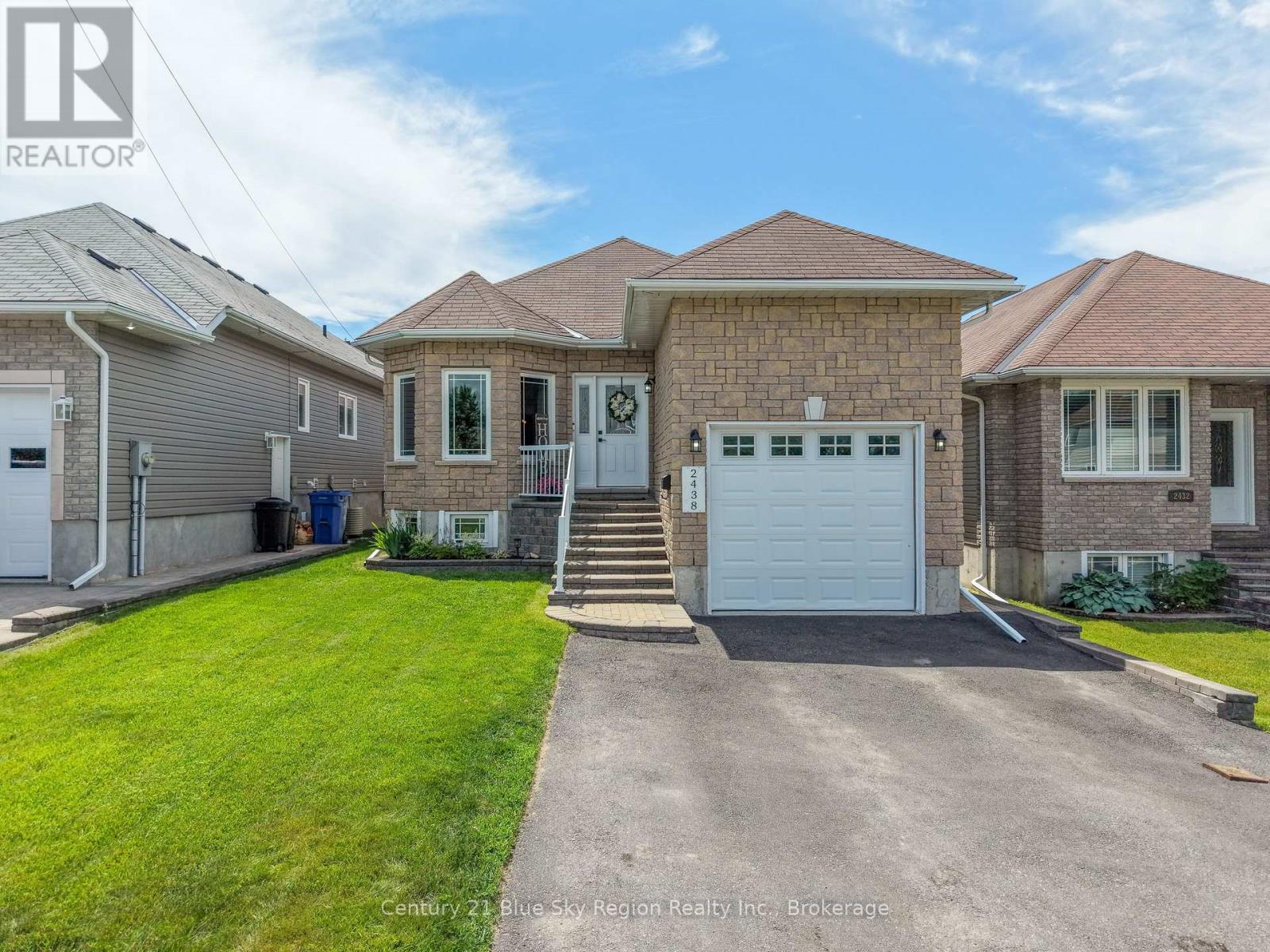 2438 Connaught Avenue, North Bay, Ontario  P1B 0C4 - Photo 2 - X13487532