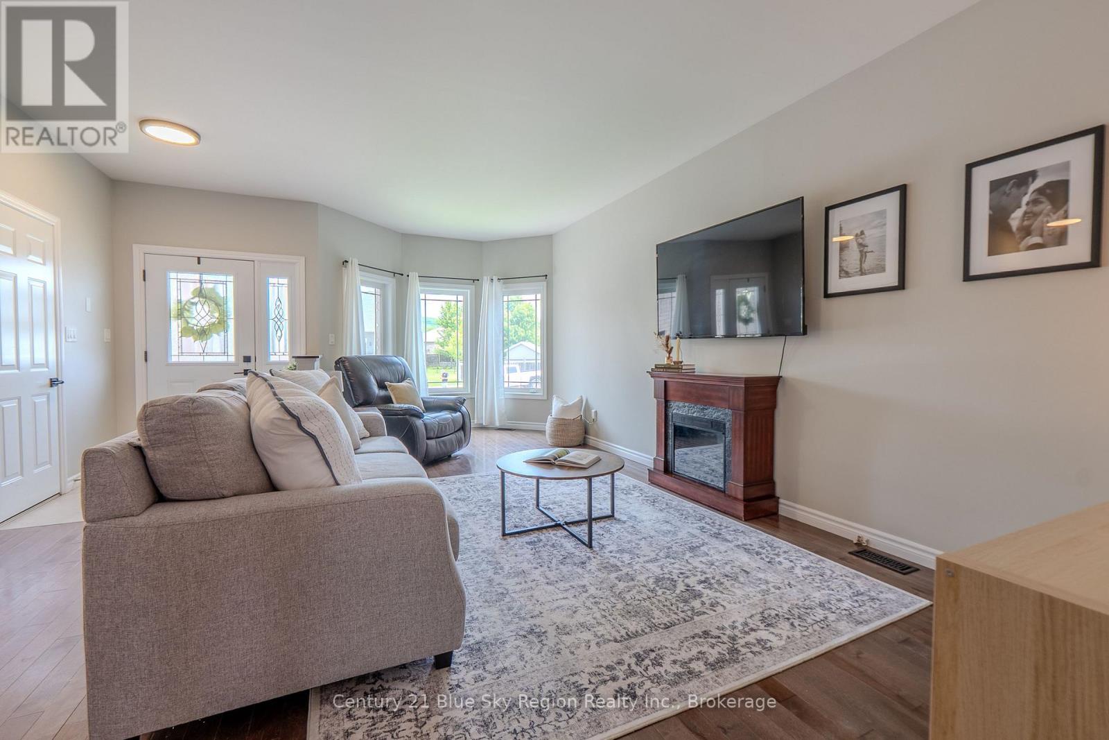 2438 Connaught Avenue, North Bay, Ontario  P1B 0C4 - Photo 3 - X13487532