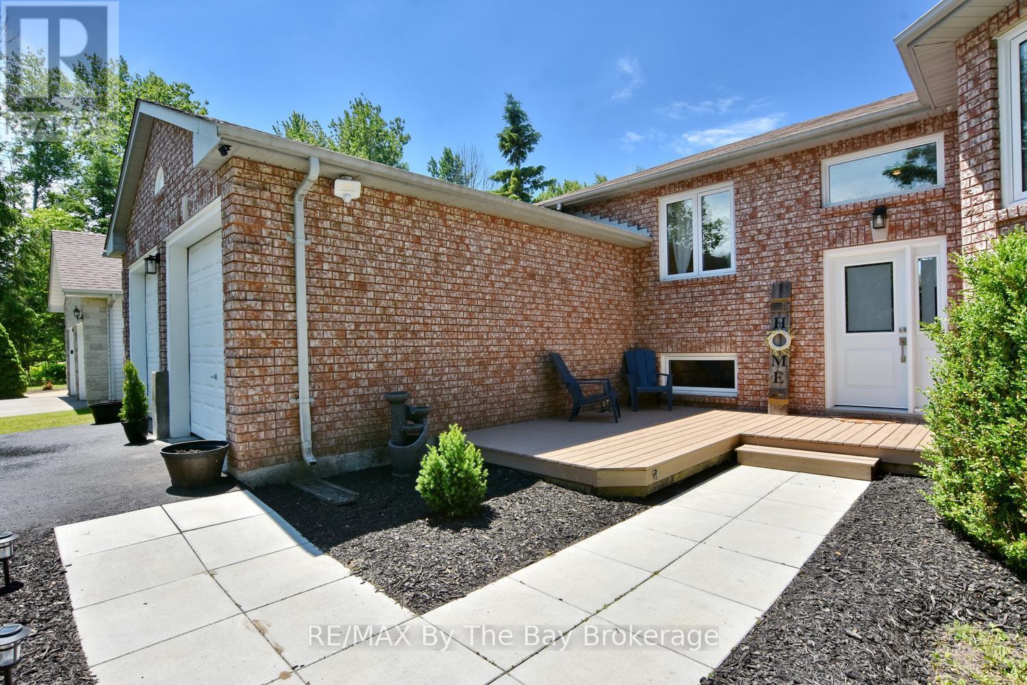 2 Birchmount Circle, Wasaga Beach, Ontario  L9Z 1H8 - Photo 6 - S13487504