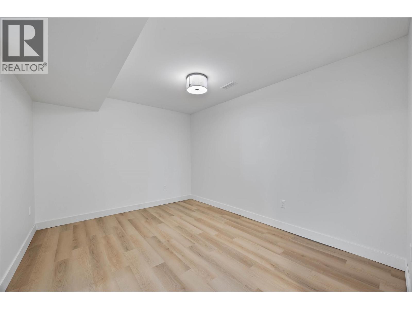 11 Jasper Drive