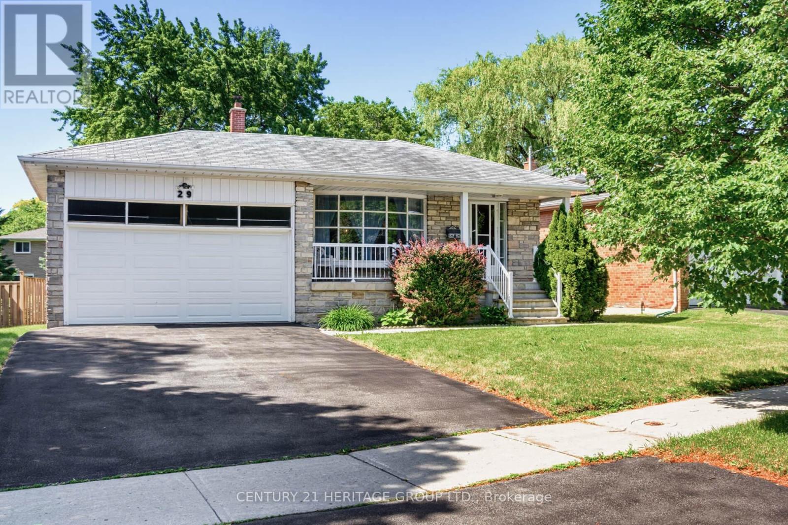 29 LOCKMERE TERRACE, Toronto, Ontario