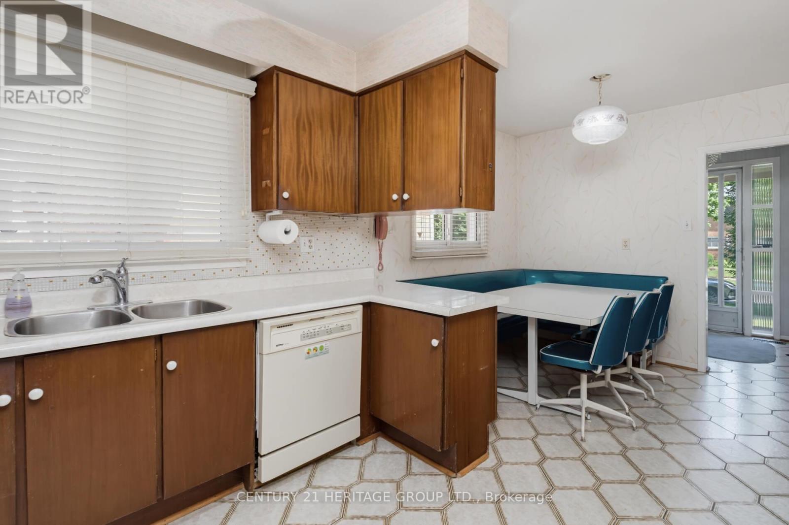 29 Lockmere Terrace, Toronto, Ontario  M2J 2J5 - Photo 11 - C13487514