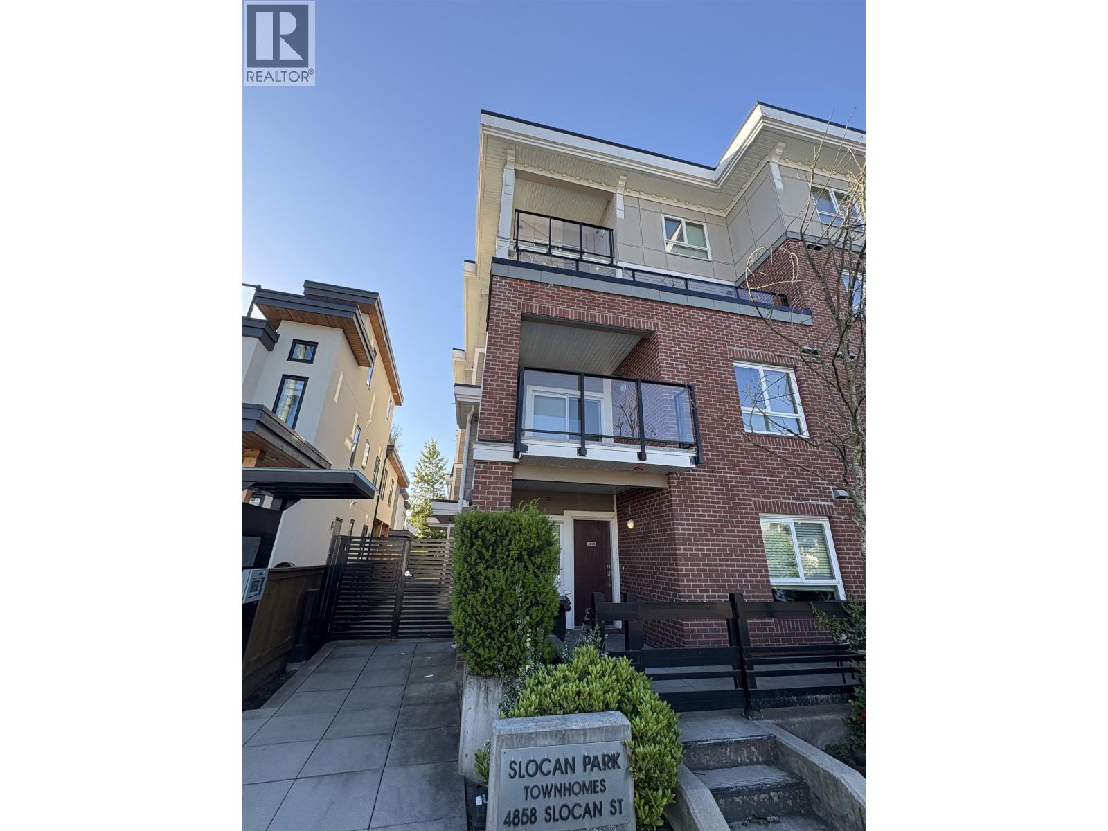 303 4882 Slocan Street, Vancouver, British Columbia  V5R 2A3 - Photo 2 - R3139259
