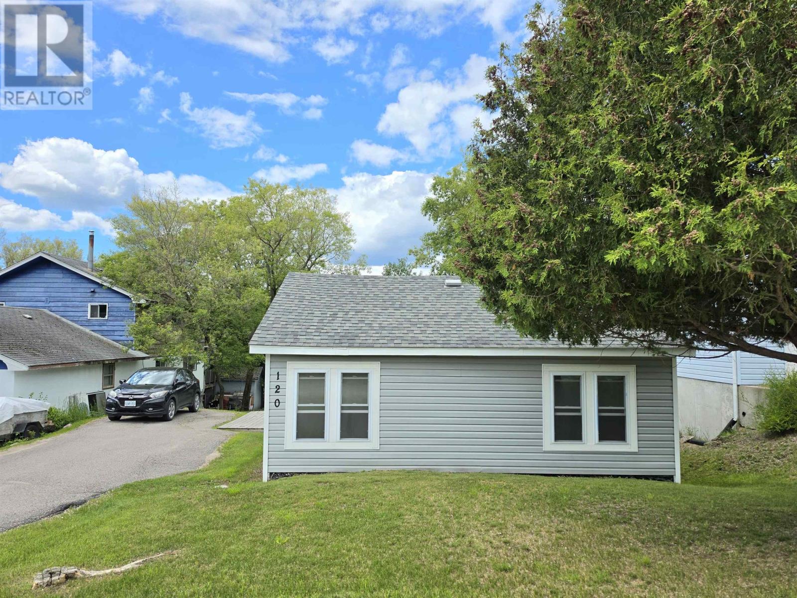 120 Mascott Avenue, Kenora, Ontario