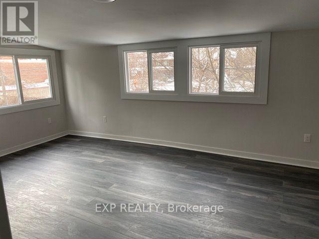 Upper - 70 Proctor Boulevard, Hamilton, Ontario  L8M 2M4 - Photo 7 - X13487578