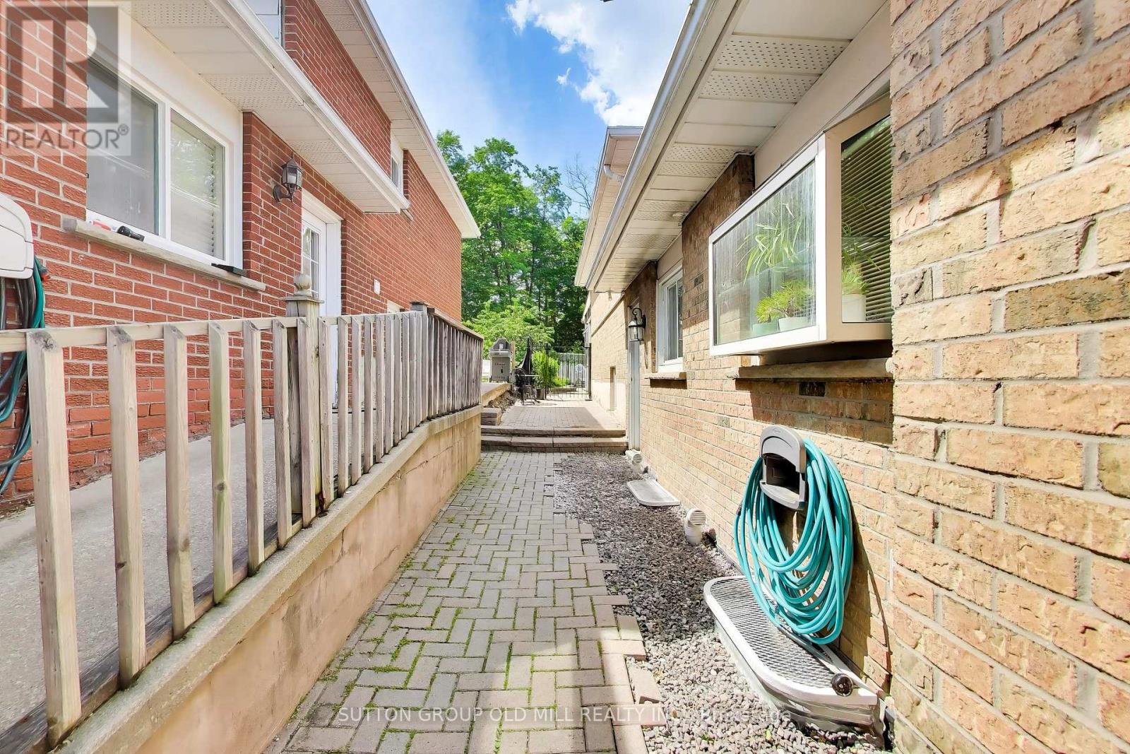 251 Chalfield Lane, Mississauga, Ontario  L4Z 1L1 - Photo 41 - W13486454