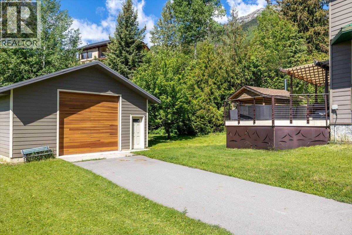 50 Aspen Crescent, Fernie, British Columbia V0B 1M5 - Photo 2 - 10392549