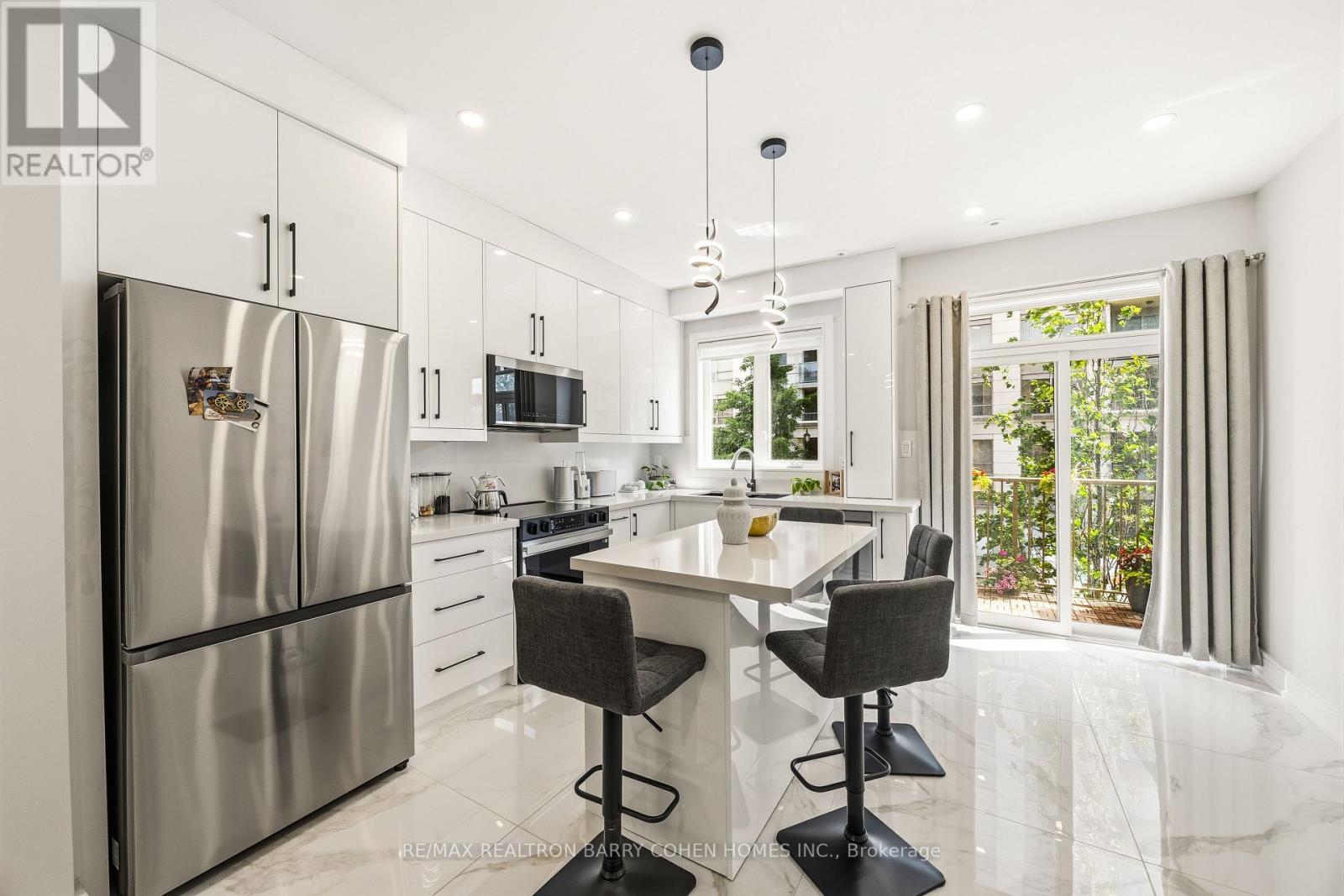21 - 21 GALLERIA PARKWAY, Markham, Ontario