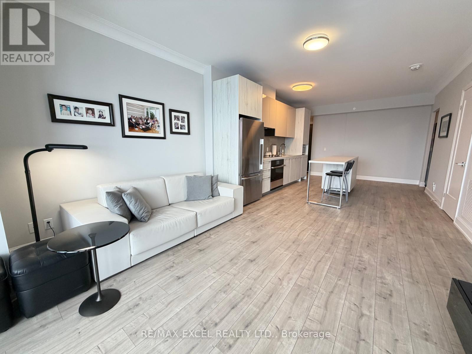 2005 - 8 Water Walk Drive, Markham, Ontario  L3R 6L4 - Photo 4 - N13480560