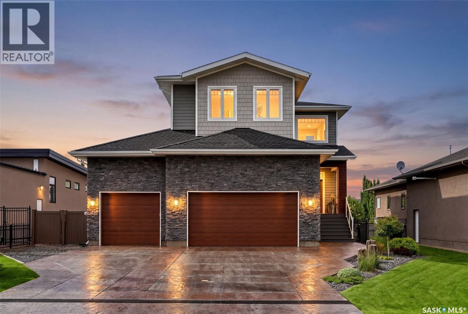3 Oxford BAY, white city, Saskatchewan