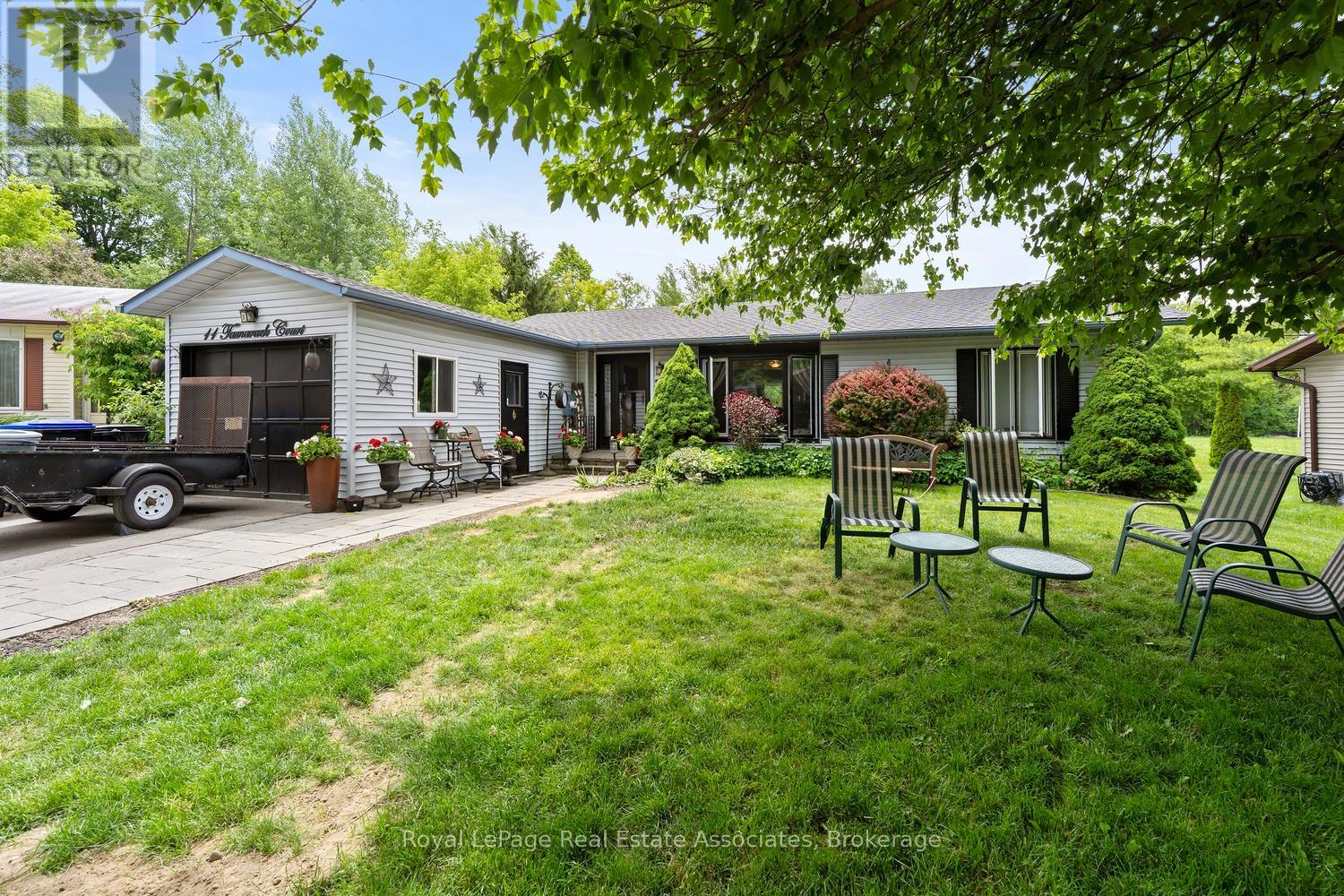 11 Tamarack Court, New Tecumseth, Ontario  L0G 1W0 - Photo 2 - N13485690