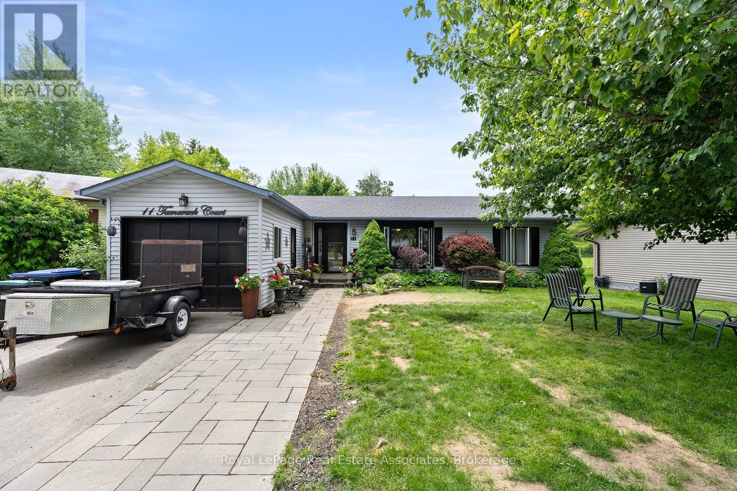 11 TAMARACK COURT, New Tecumseth, Ontario