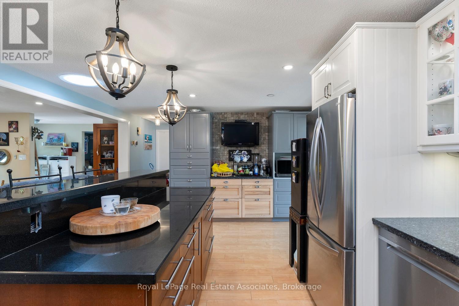 11 Tamarack Court, New Tecumseth, Ontario  L0G 1W0 - Photo 11 - N13485690