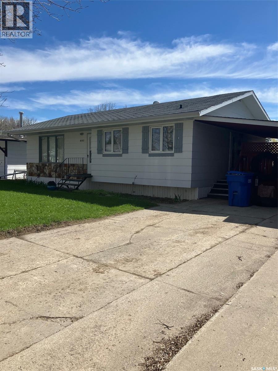 402 3rd Street NW, Ituna, Saskatchewan  S0A 1N0 - Photo 2 - SK027669