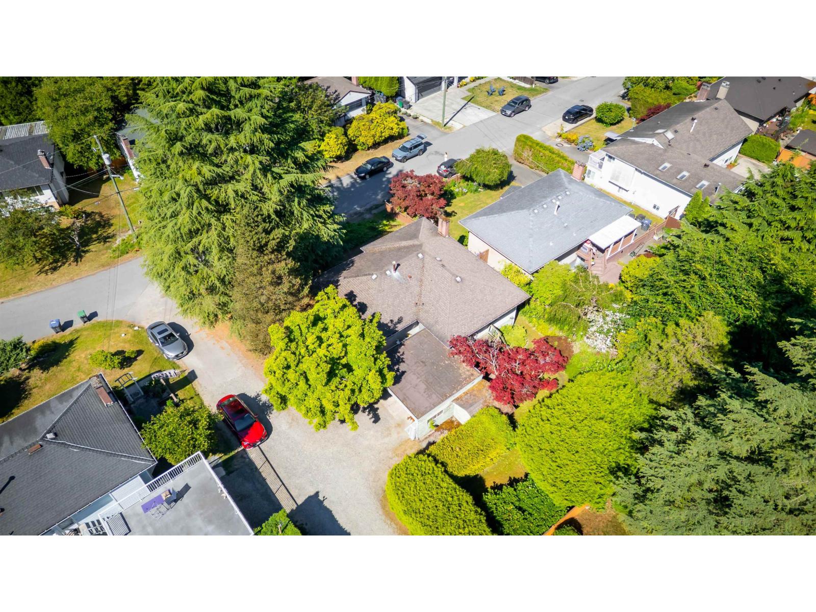 12534 Grove Crescent, Surrey, British Columbia  V3V 2L7 - Photo 2 - R3139374