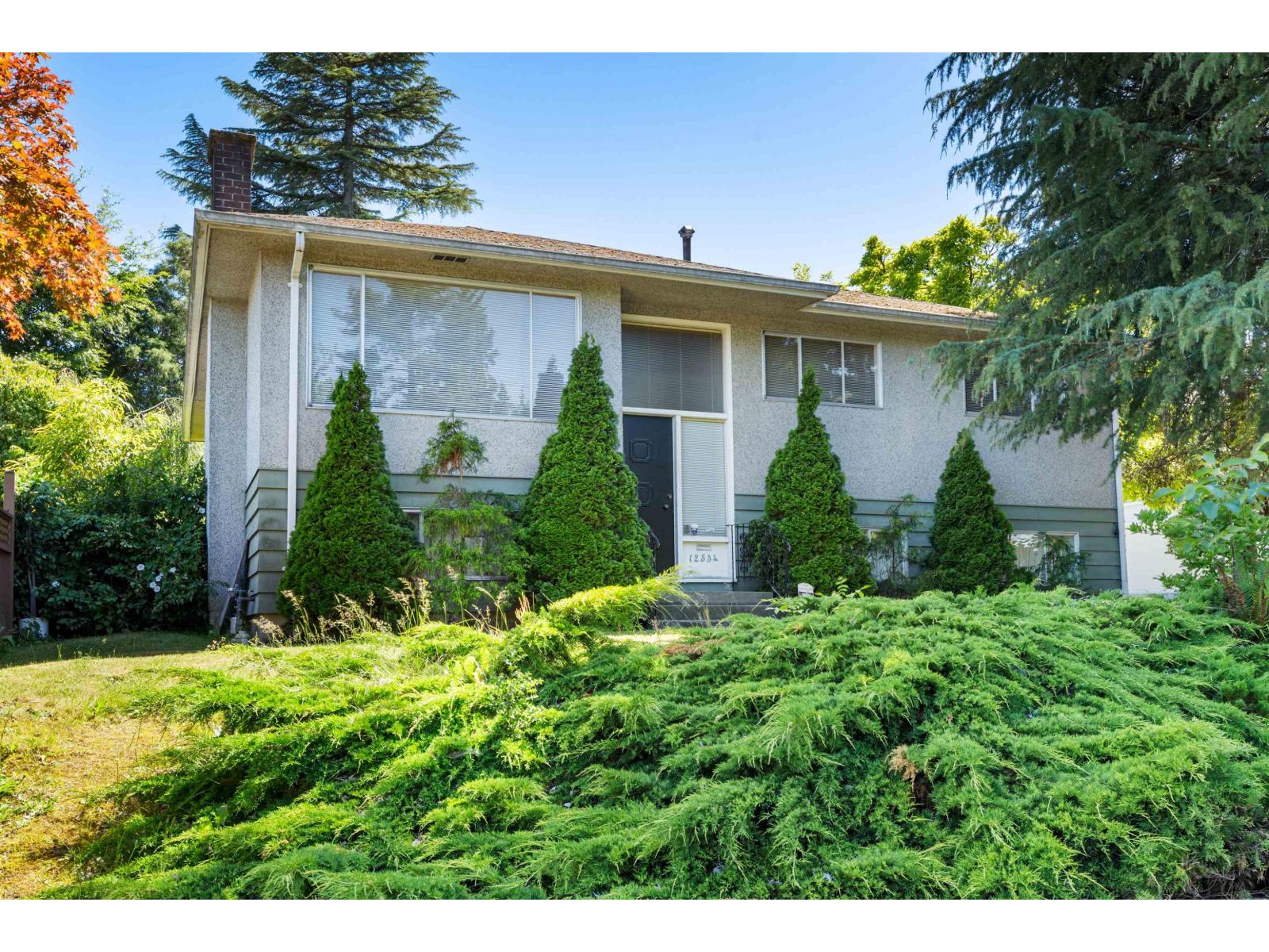 12534 Grove Crescent, Surrey, British Columbia  V3V 2L7 - Photo 3 - R3139374