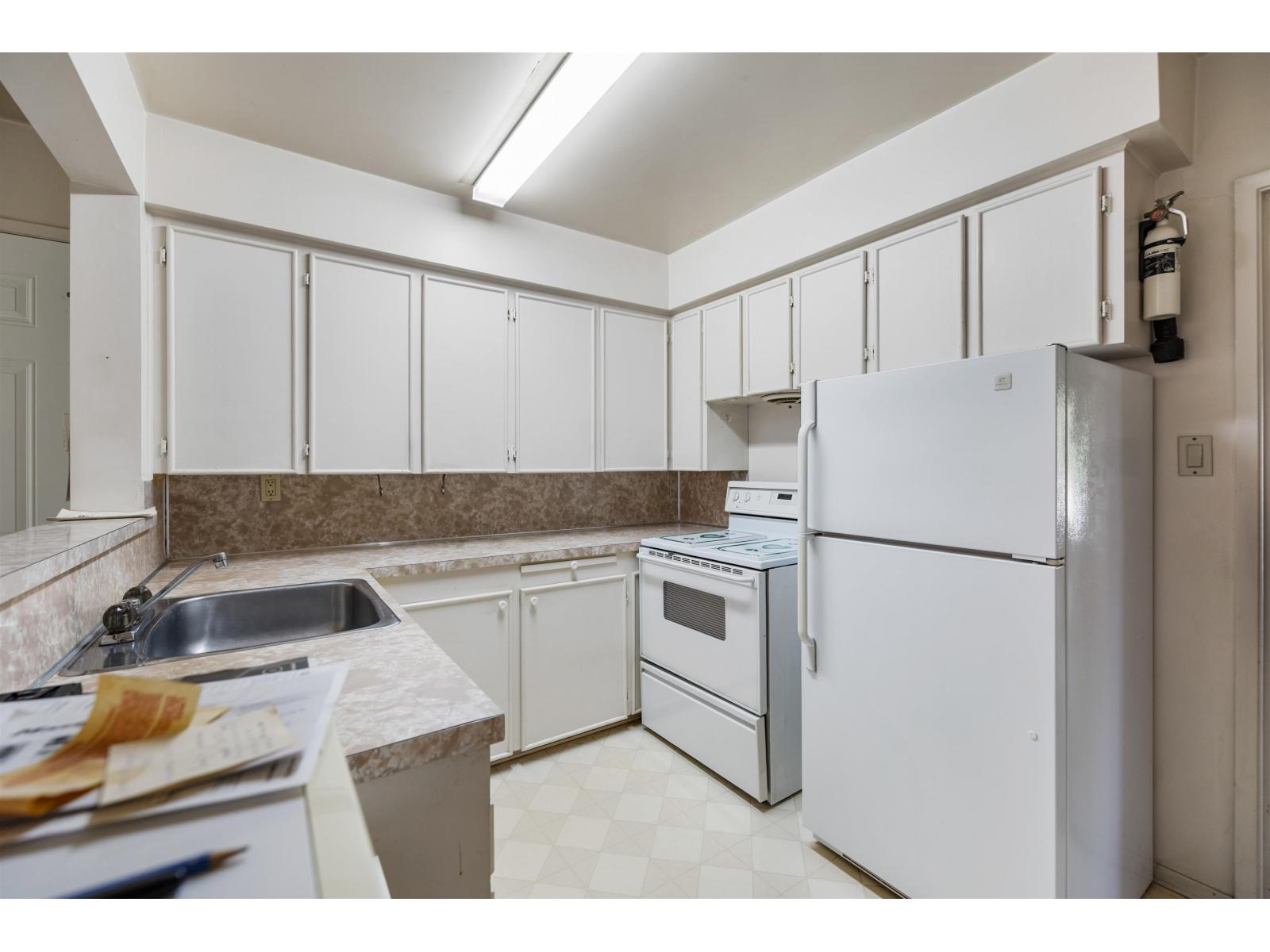 12534 Grove Crescent, Surrey, British Columbia  V3V 2L7 - Photo 11 - R3139374