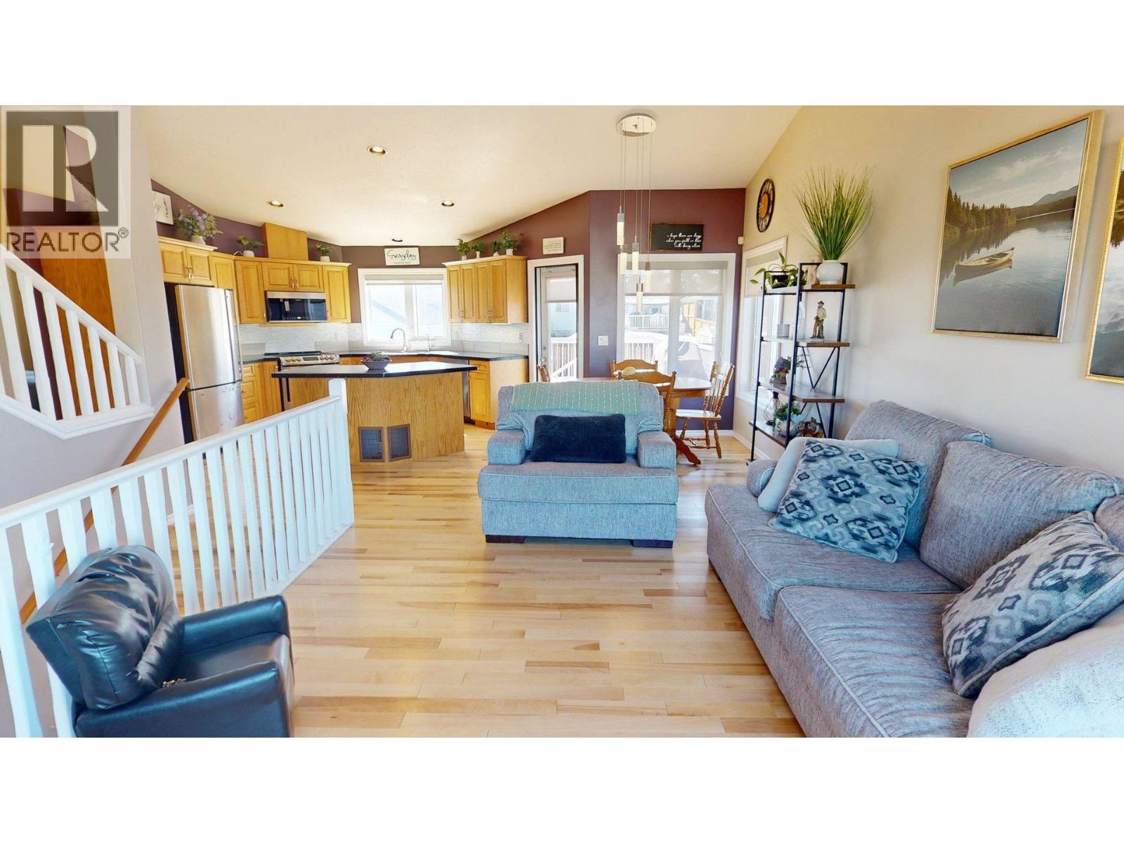 9611 113 Avenue, Fort St. John, British Columbia  V1J 7J1 - Photo 4 - R3139759