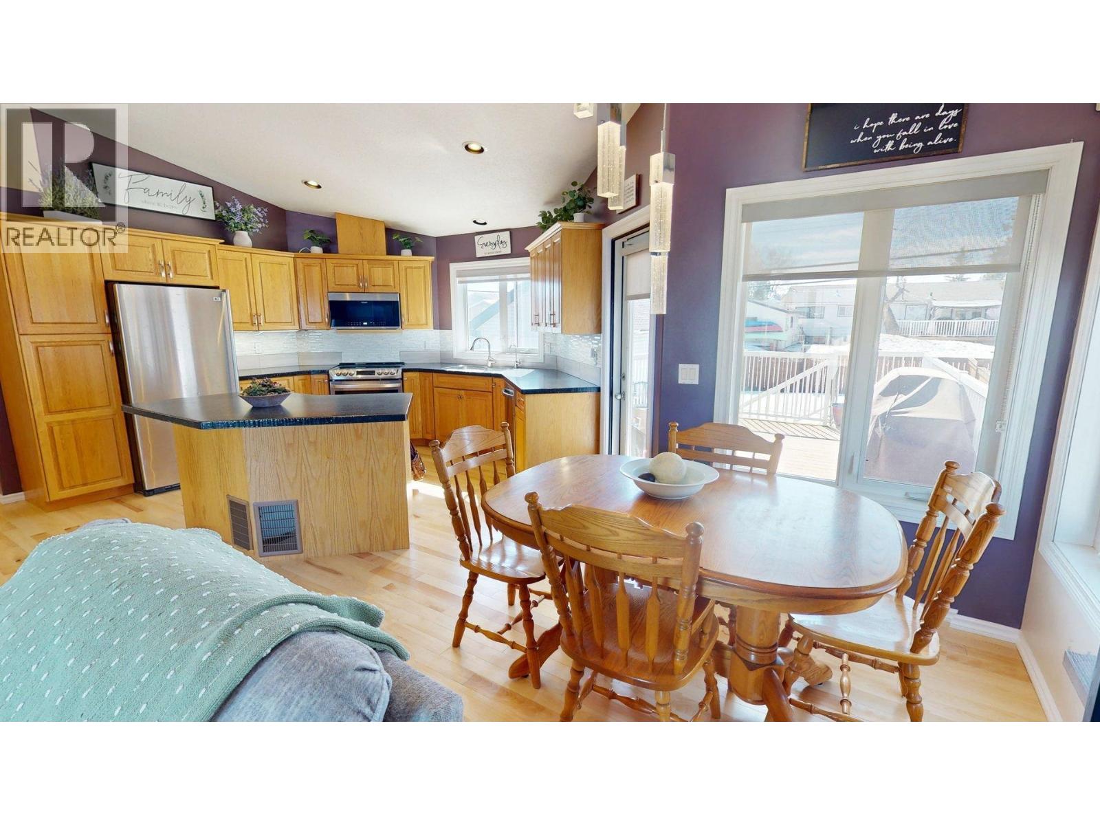 9611 113 Avenue, Fort St. John, British Columbia  V1J 7J1 - Photo 6 - R3139759