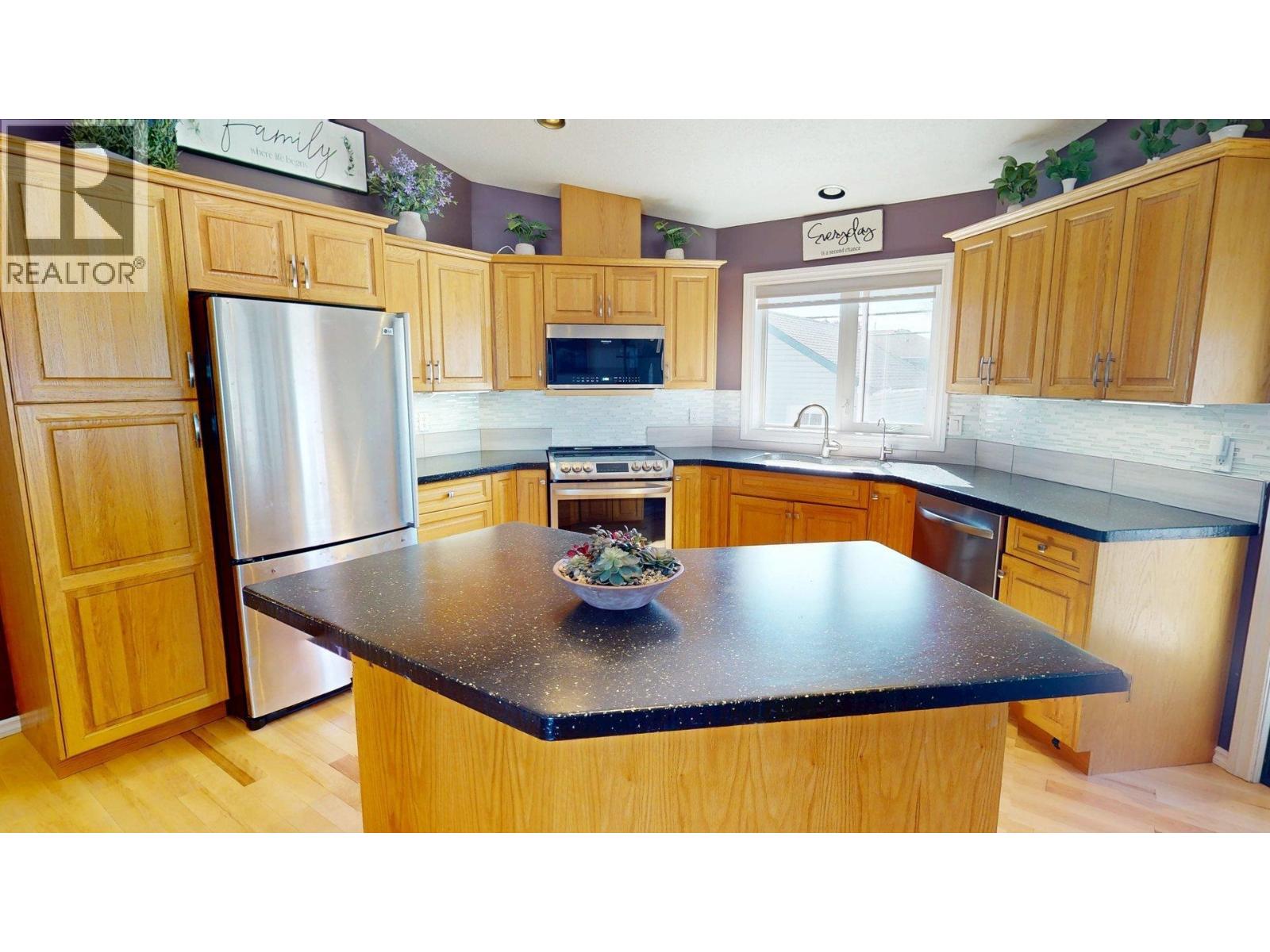 9611 113 Avenue, Fort St. John, British Columbia  V1J 7J1 - Photo 8 - R3139759