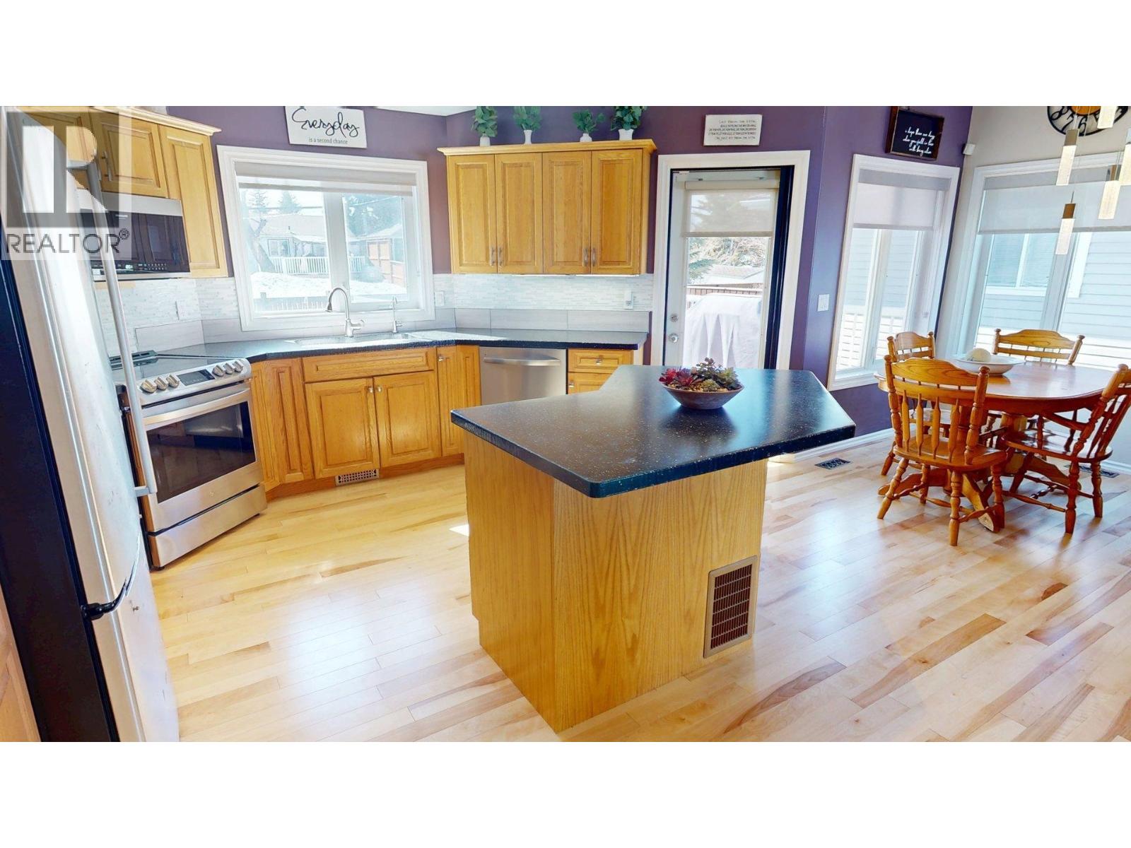 9611 113 Avenue, Fort St. John, British Columbia  V1J 7J1 - Photo 10 - R3139759