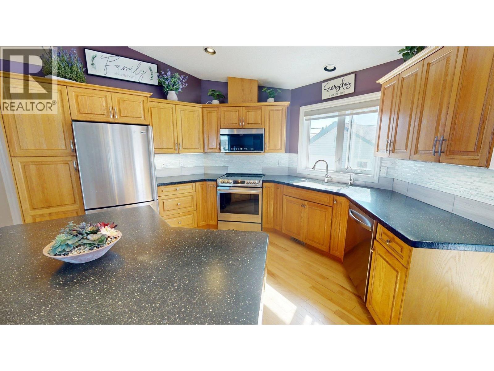 9611 113 Avenue, Fort St. John, British Columbia  V1J 7J1 - Photo 9 - R3139759
