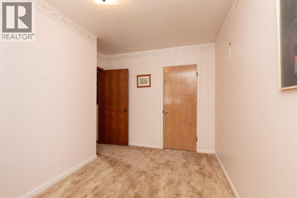 2209 8a Avenue S, Lethbridge, Alberta  T1J 1S7 - Photo 11 - A2322458