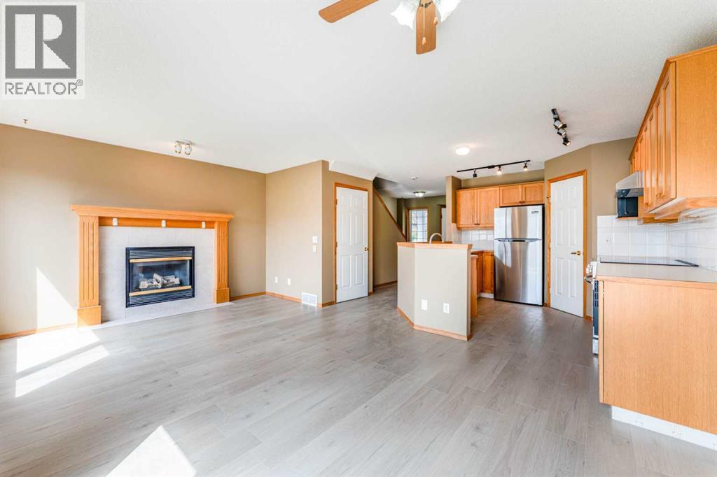 59 Erin Grove Se, Calgary, Alberta  T2B 3L1 - Photo 3 - A2323252