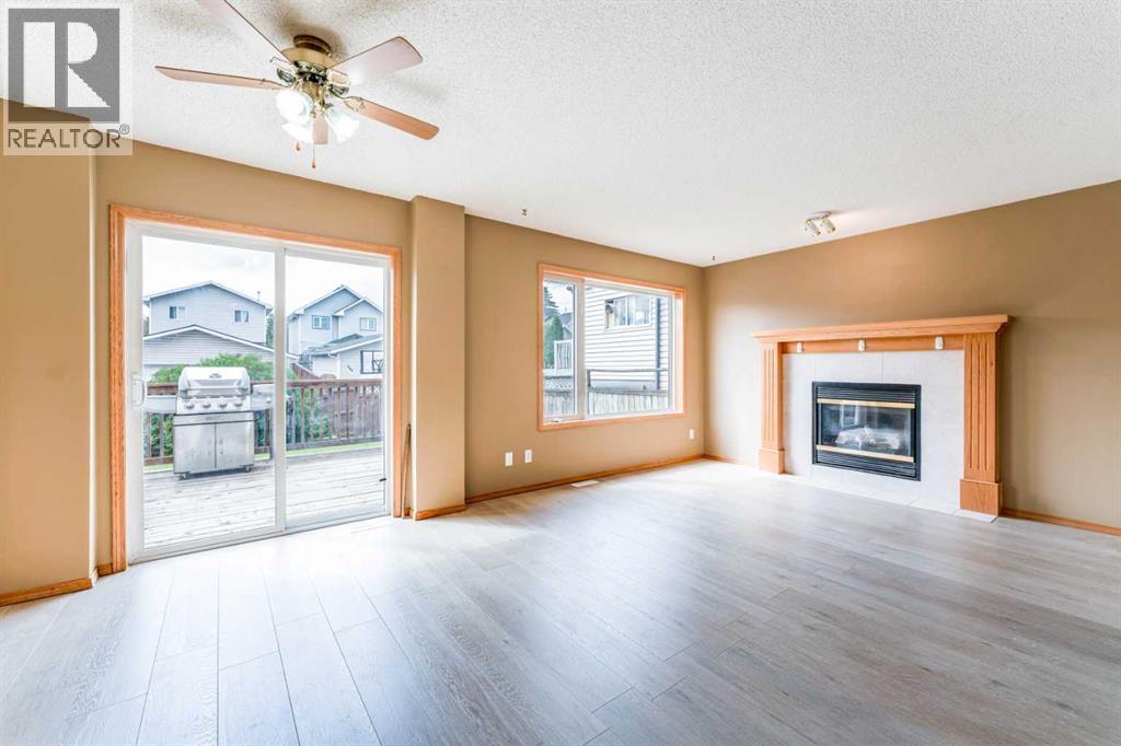 59 Erin Grove Se, Calgary, Alberta  T2B 3L1 - Photo 4 - A2323252