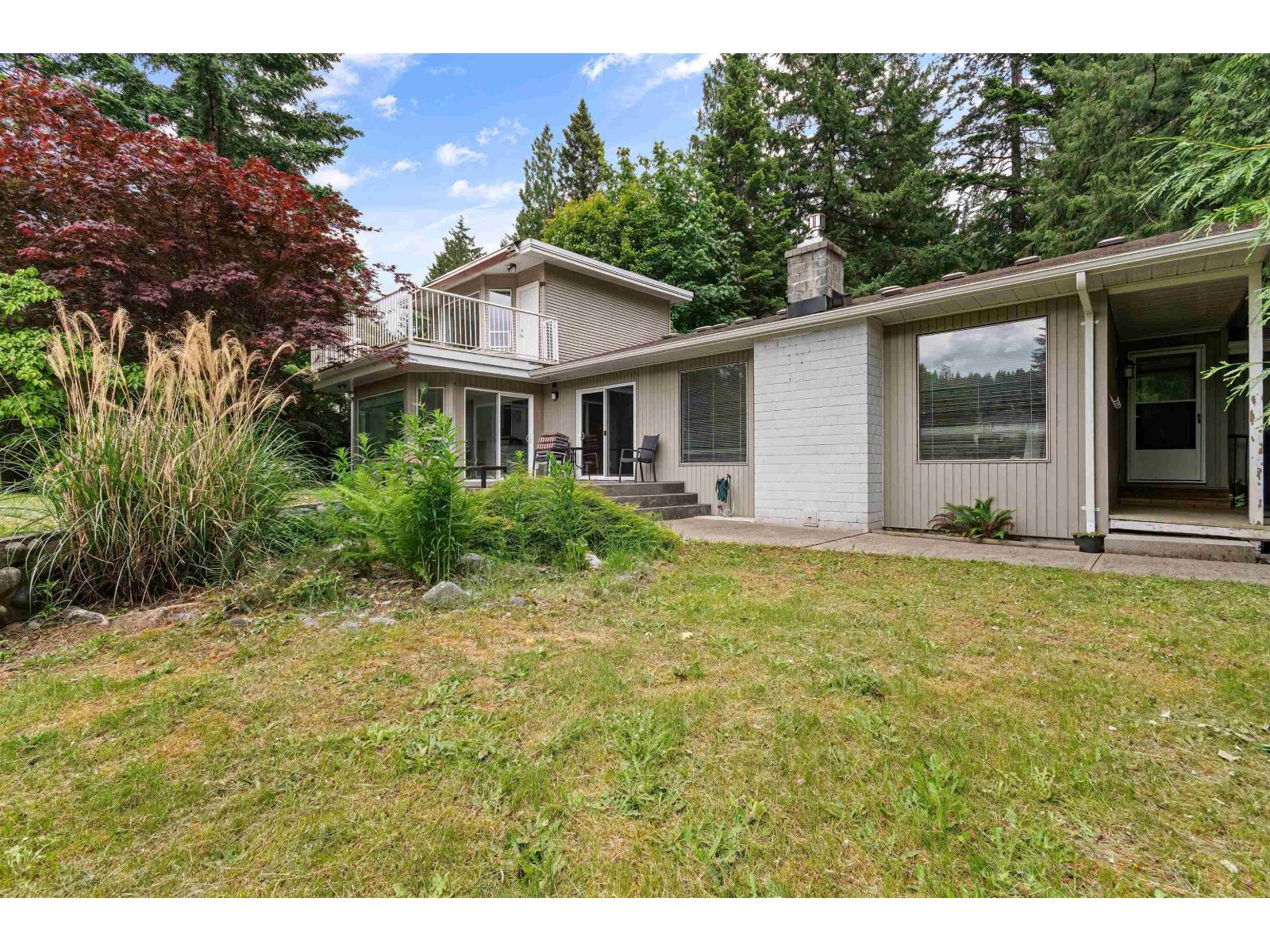 100 Robertson Crescent, Hope, Hope, British Columbia  V0X 1L4 - Photo 1 - R3131147