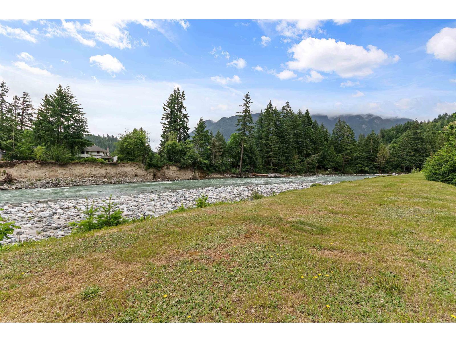 100 Robertson Crescent, Hope, Hope, British Columbia  V0X 1L4 - Photo 28 - R3131147