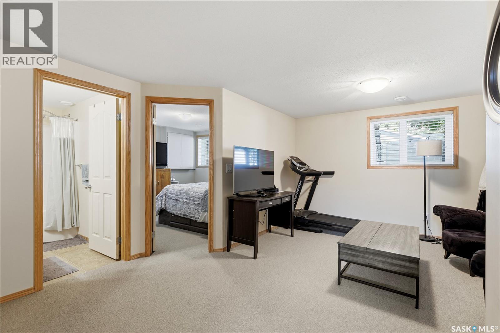 212 Mount Royal Place, Regina, Saskatchewan  S4T 7X9 - Photo 32 - SK040654